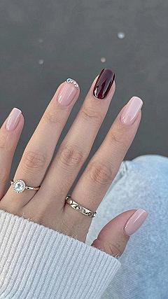 Mixing Neutral Shades with an Accent Nail