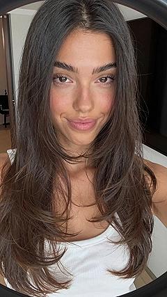 Bouncy Face Framing Layers For Medium Hair