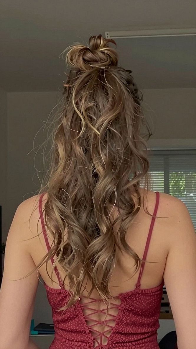 Half Up Top Knot With Soft Waves