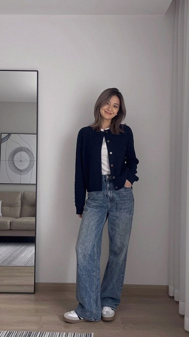 Styling an Oversized Cardigan with Relaxed Denim