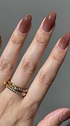 Glossy Ombre Caramel Nails for Fall