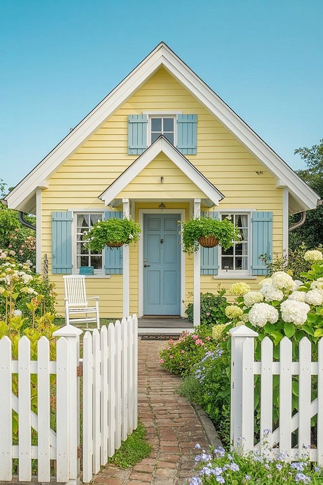 Pastel Perfect: Cute Yellow Cottagecore House Ideas