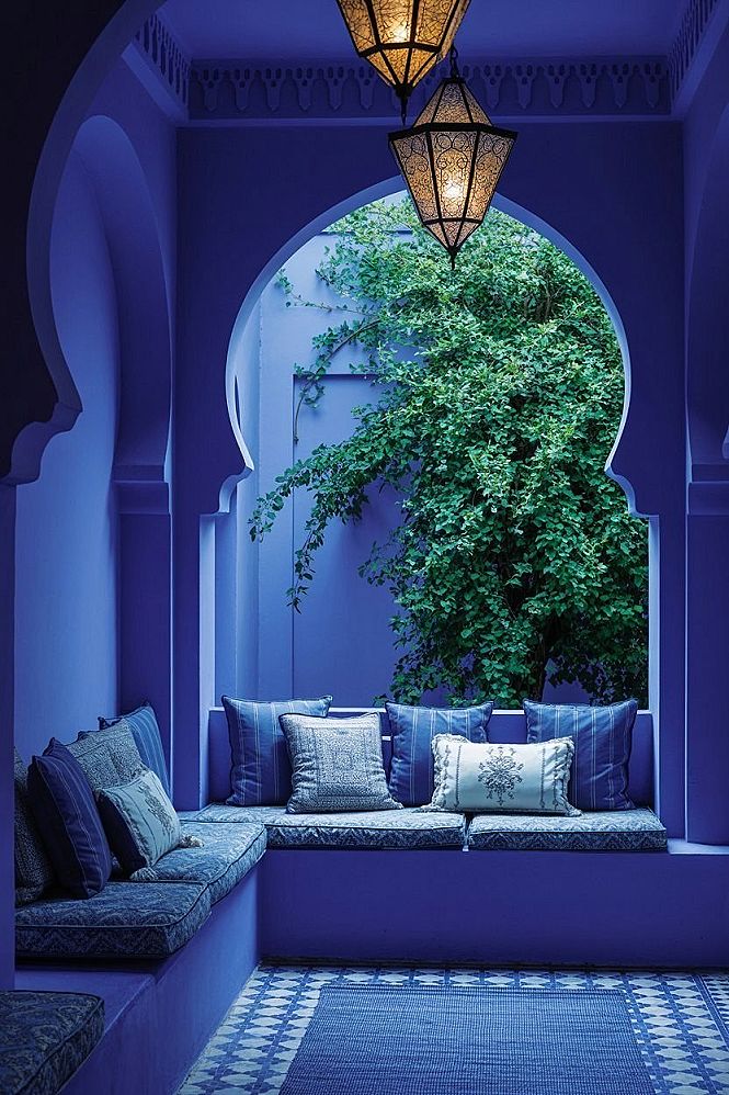 Exotic Blue Moroccan Balcony Designs for a Stunning Exterior