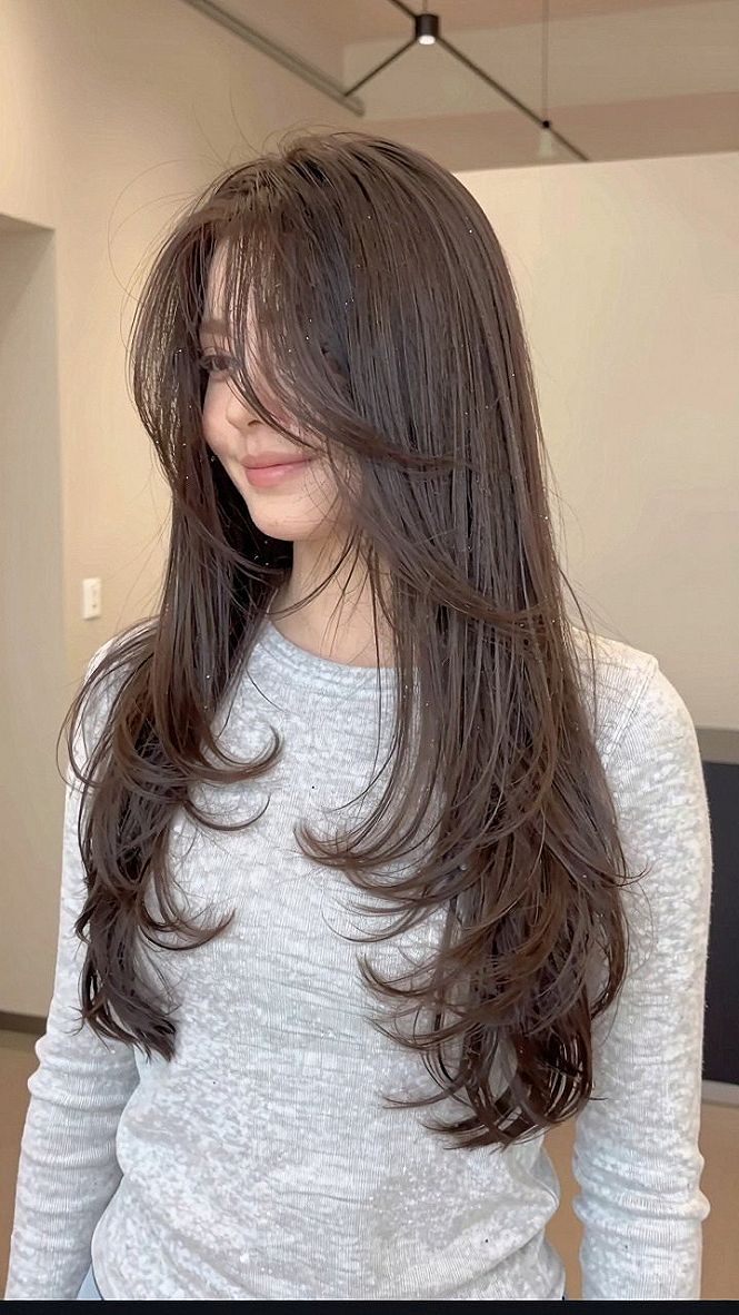 Choosing The Right Long Haircut With Choppy Corte Curtain Bangs