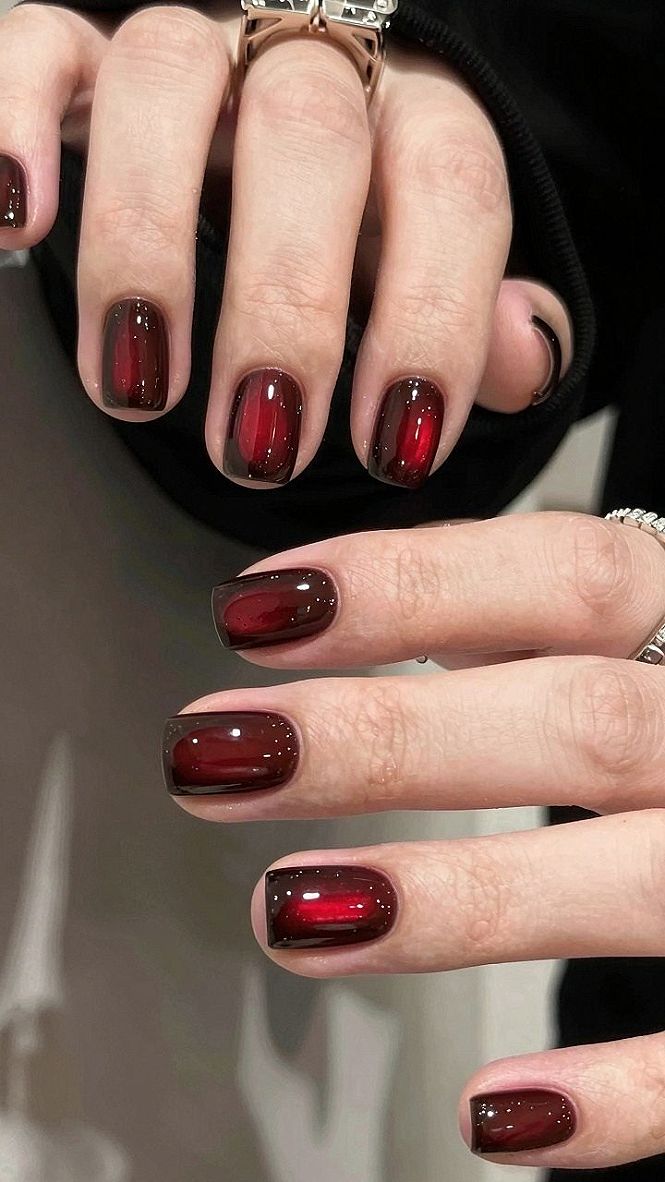 Choosing Velvet Red Gel Polish For Short Nails