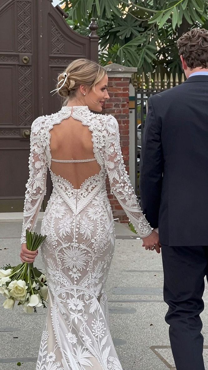 High Neck Lace Backless Gowns For Autumn Ceremonies