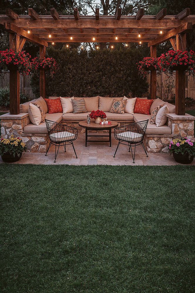 DIY Backyard Seating: Rustic Charm Meets Floral Blooms