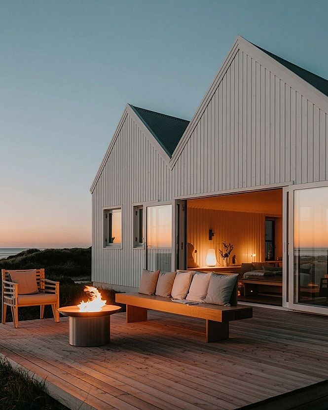 Scandi Beach House Exterior: Dream Holiday Living