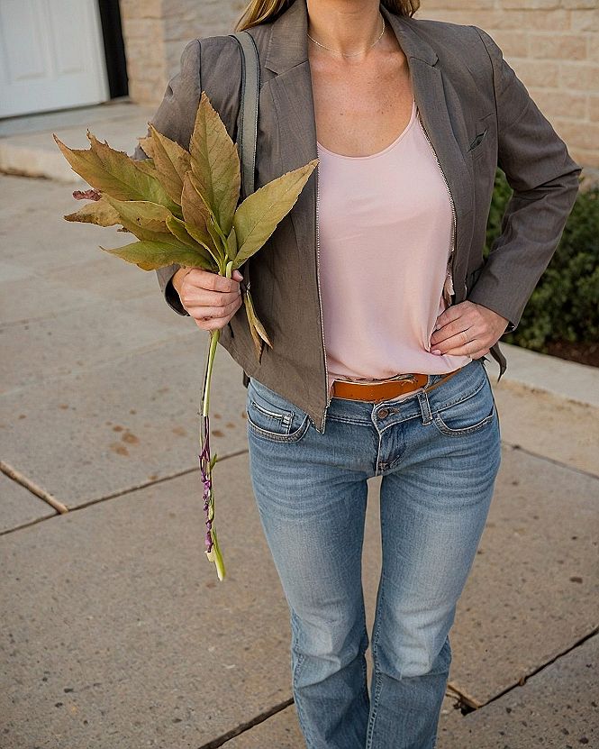 Layering Plaid Jackets And Casual Denim For Modest Y2K Fashion