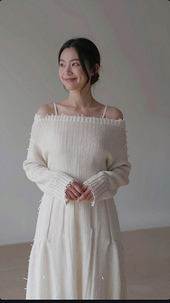 Embracing Cozy Off The Shoulder Knitwear For Pre Wedding Relaxation