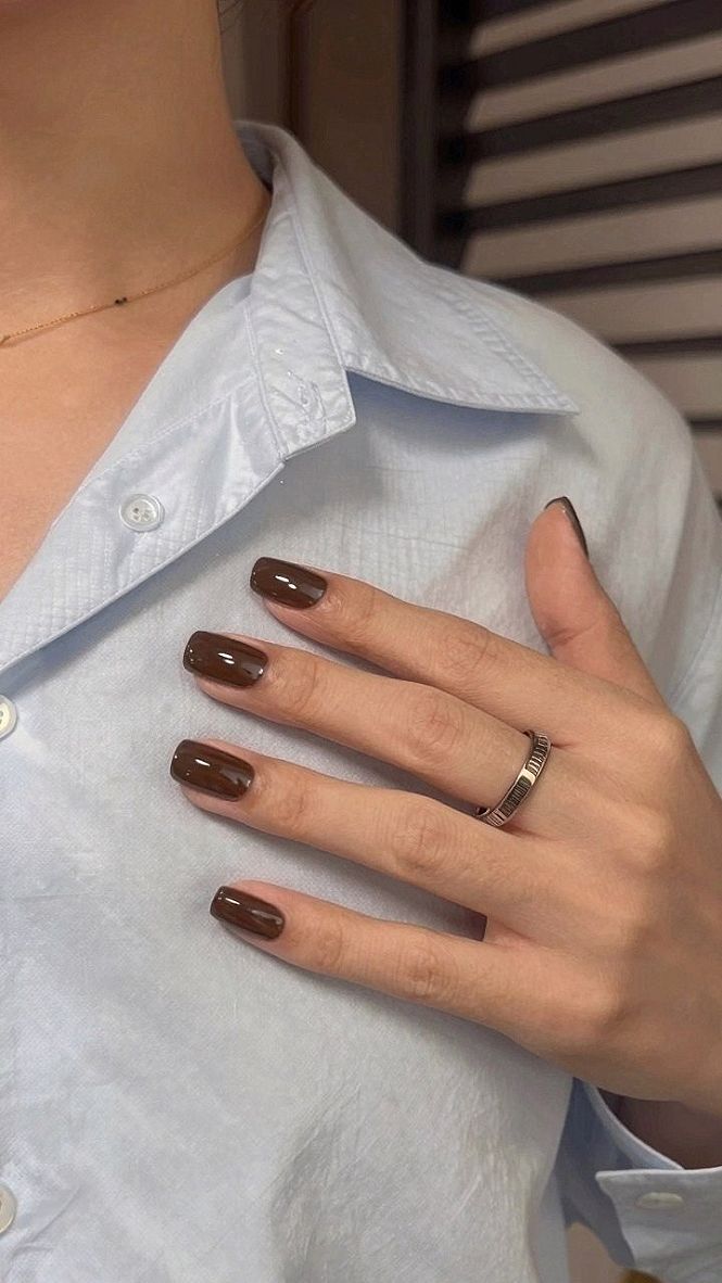 Classic Espresso Caramel Nails for Fall