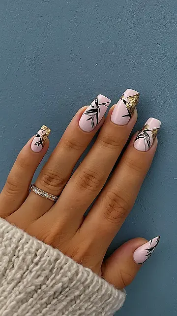 Glamour on a Dime: Nail It!