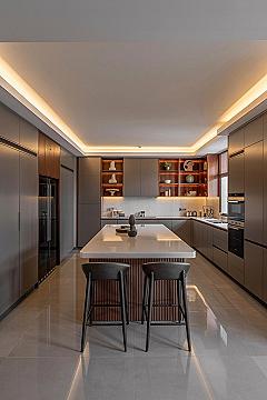 Modern Kitchen Islands & Cabinetry: Style Meets Smart Storage