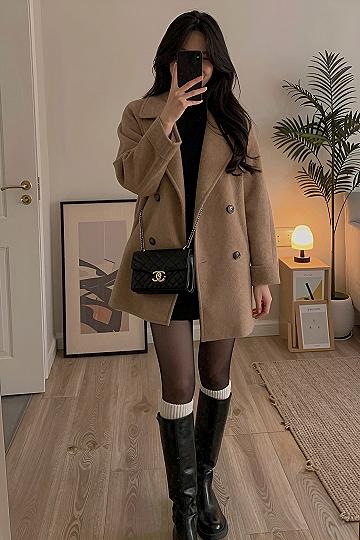 Styling a Neutral Wool Coat for Autumn Walks