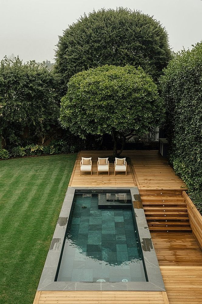 Modern Plunge Pool Landscaping: Backyard Oasis Ideas for 2026