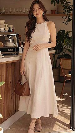 Why Simple White Dresses Work for Casual Daytime Outings