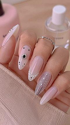 Chic Pearl Accent Ghost Press On Nails