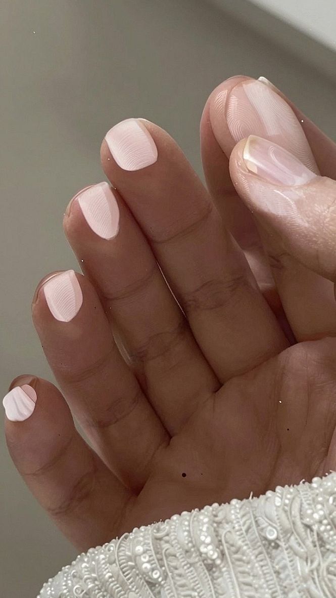 Choosing Between Short Square and Long Almond Gel Nails