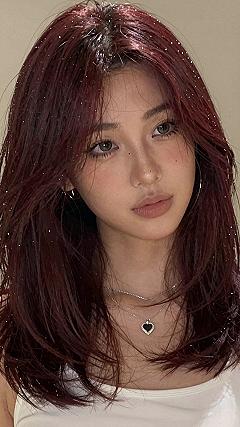Applying Fine Hair Glitter Spray for Evening Outfits