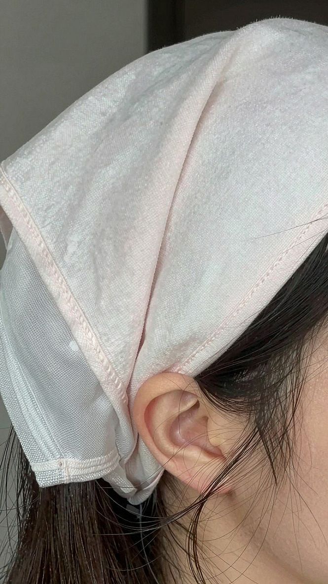 Pairing Soft Headscarves with Casual Outfits