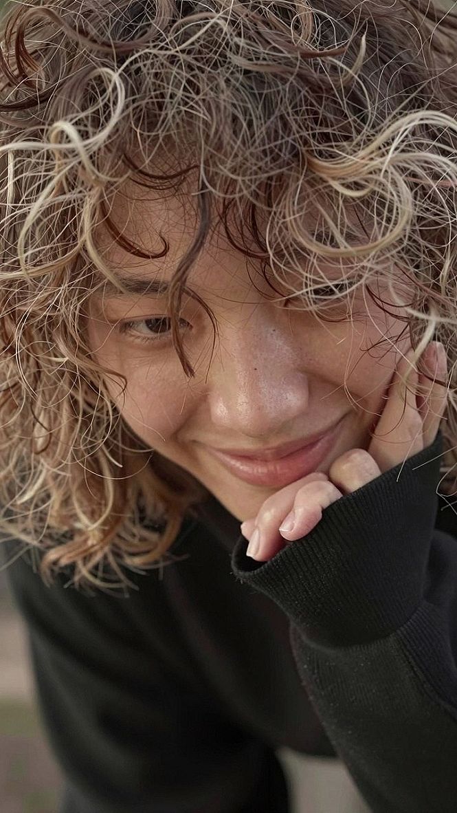 Styling Natural Short Curly Hair with Gel Nails
