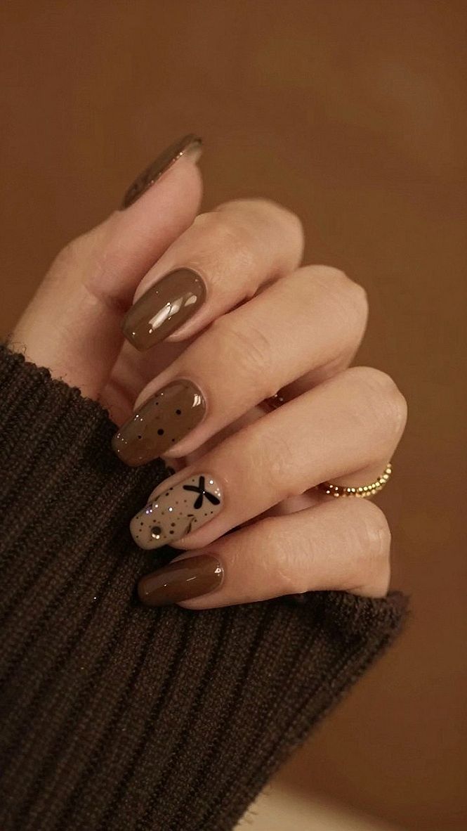 Playful Polka Dot and Star Accents for Mocha Nails
