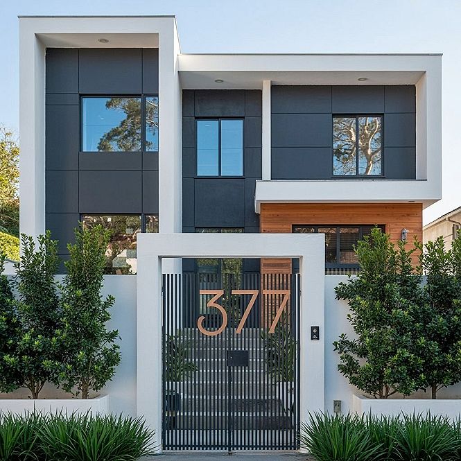 2-Story Modern House Design: Sleek Wood Accents for 2024