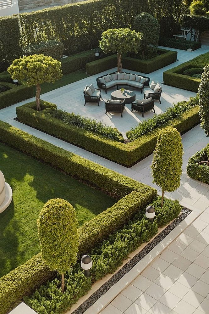 Modern Garden Landscapes: Elevating Residential Architecture