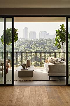 Elegant Modern Living Room & Balcony: Seamless Indoor-Outdoor Design