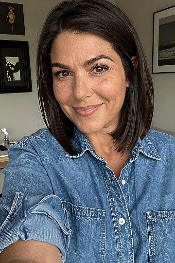 Choosing a Sleek Straight Bob for Low-Maintenance Style