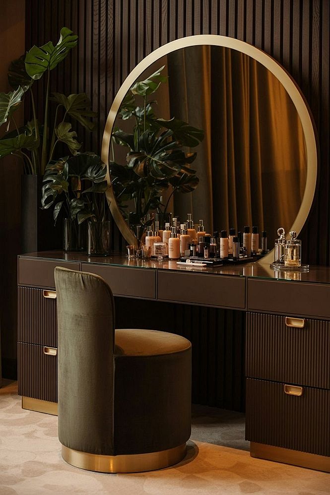 Luxury Makeup Vanity: Contemporary Design for Bridal Suites & Closets