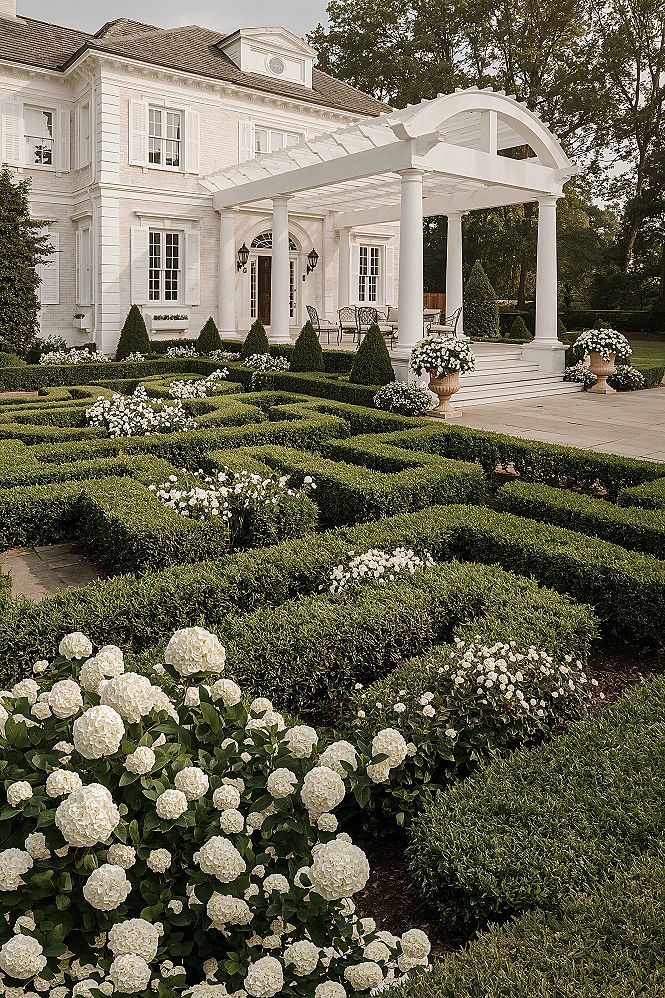 Elegant Estate Landscaping: Grand Front Yard Gardens