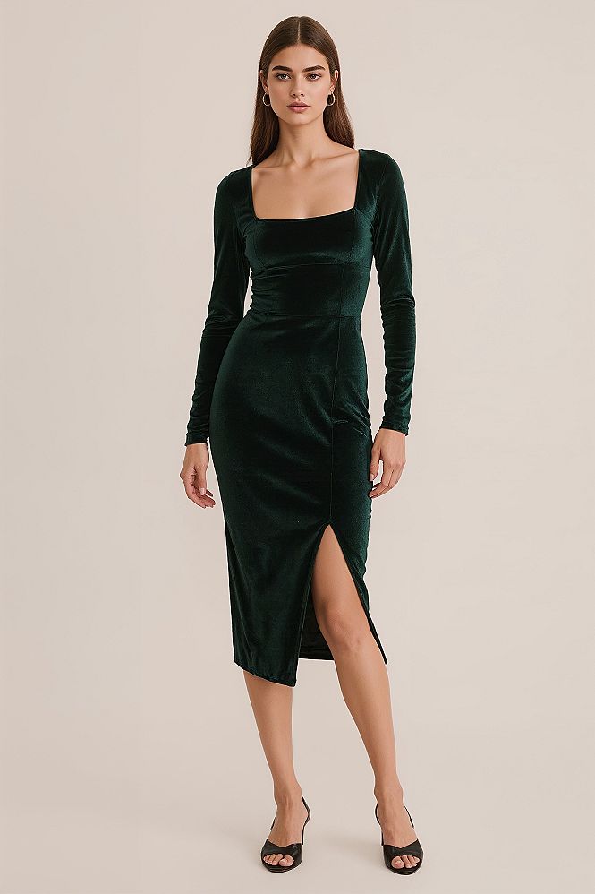 Chic Sophistication: Emerald Green Long Sleeve Velvet Midi Dress