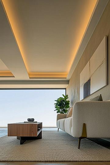 Serene Minimalist Ceiling Ideas for Modern Apartment Interiors