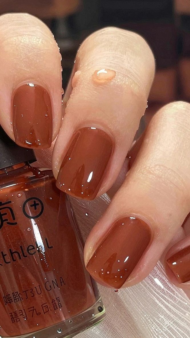 Choosing Jelly Caramel Tones for Short Nails
