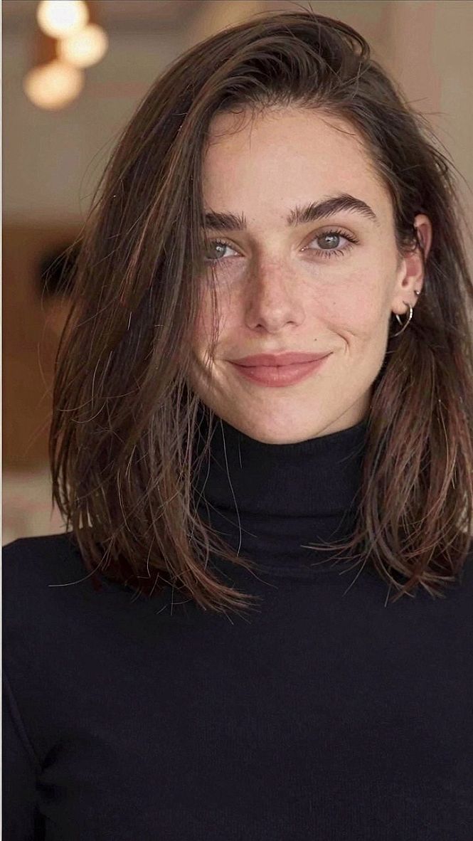 Styling a Straight Clavicut With a Deep Side Part