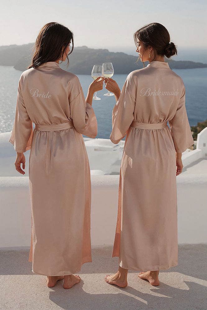 Chic Bride & Bridesmaid Robes: Wedding Morning Style Guide