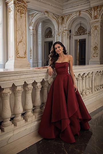 Choosing a Strapless Red Burgundy Gown