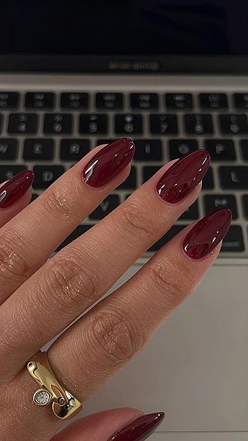Classic Burgundy Oval Nails for Autumn Style
