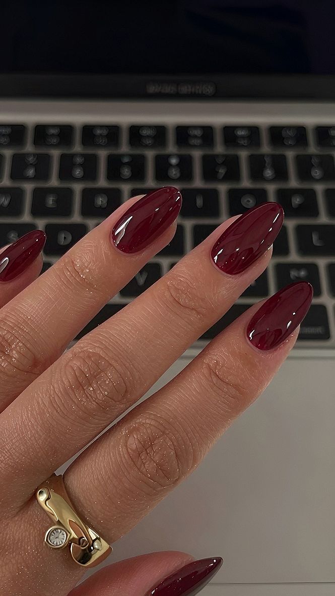 Classic Burgundy Oval Nails for Autumn Style