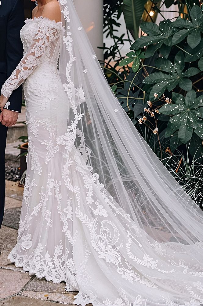 Choosing an Off the Shoulder Long Sleeve Lace Wedding Dress