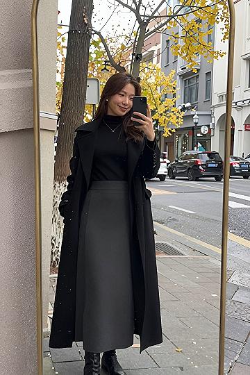 Pairing Wool Maxi Skirts With Long Winter Coats