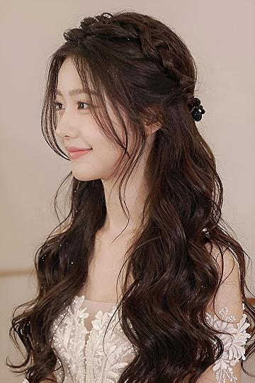 Half Up Half Down Braided Bridal Hair with Soft Waves