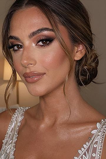Choosing Soft Bronze Smokey Eyes for Your Wedding Day