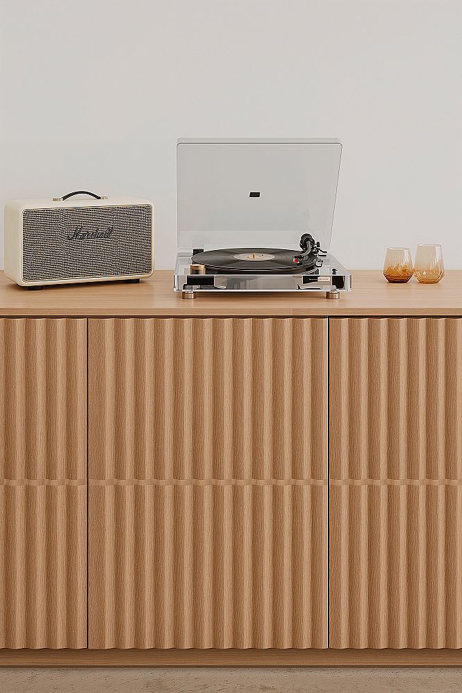 Aesthetic Eclectic Small Apartment Vinyl Player Decor
