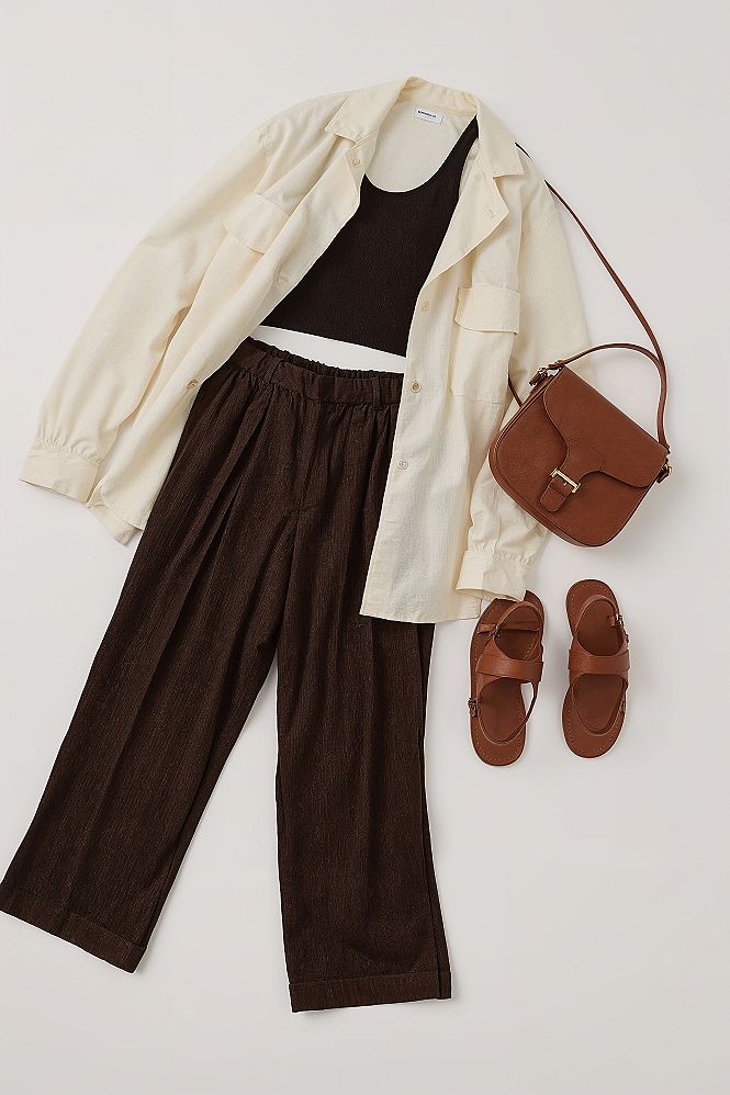 Chic Office Style: Elegant Neutral Pants for Women