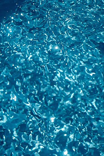 Deep Blue Fantasy: Mesmerizing Ocean Vibes for Your Phone