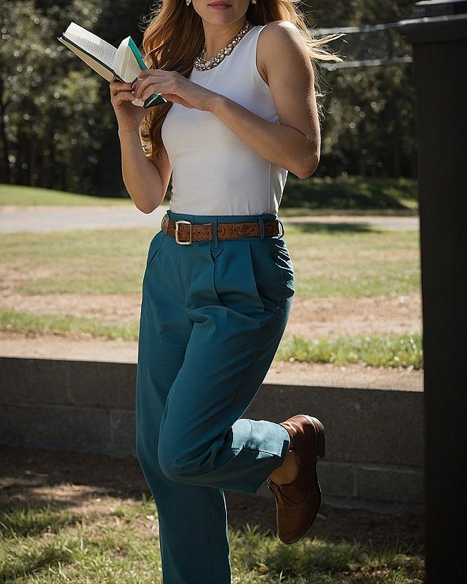 Pairing Vintage High Waisted Jeans With Casual Tops