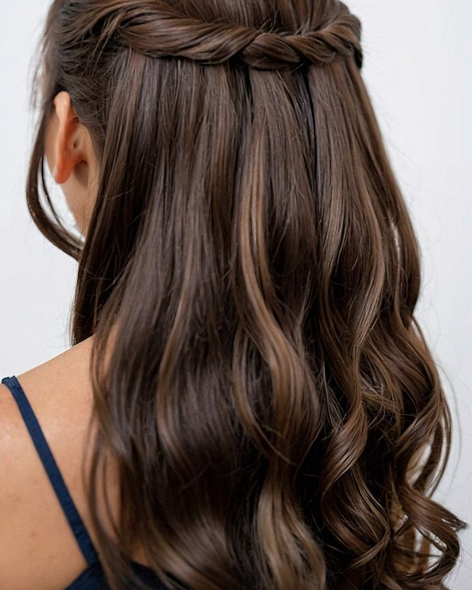 Loose Curls with Soft Bangs for Wedding Parties