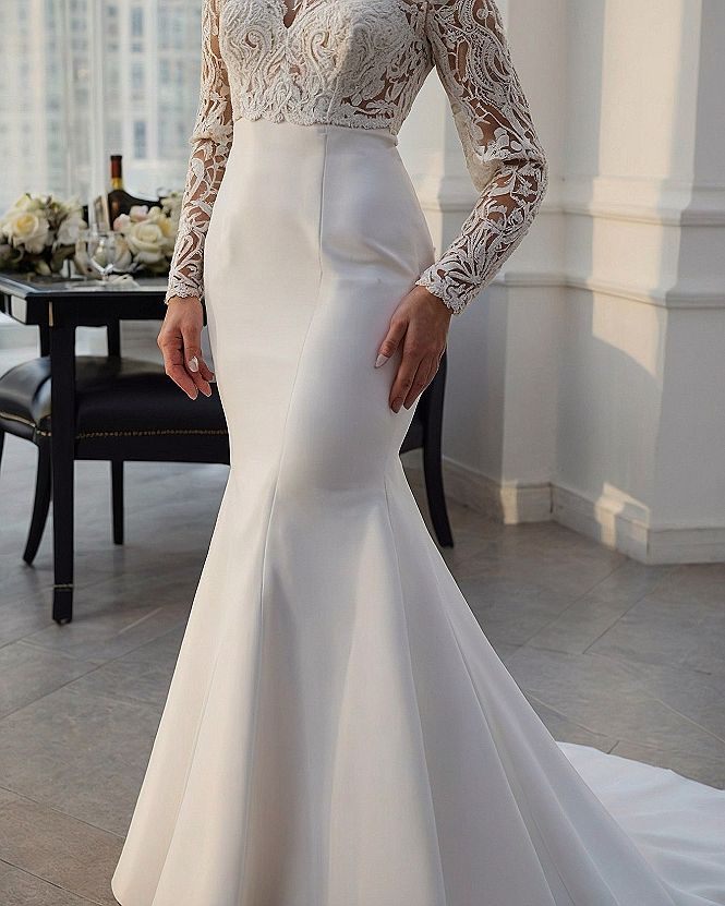 Why a Lace Bodice Mermaid Wedding Dress Works So Well